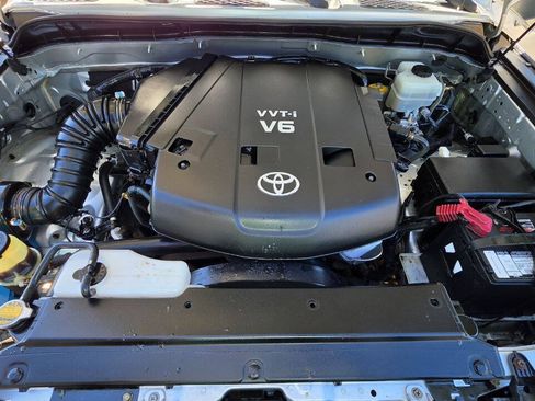 Used 2007 Toyota FJ Cruiser 4WD image 16