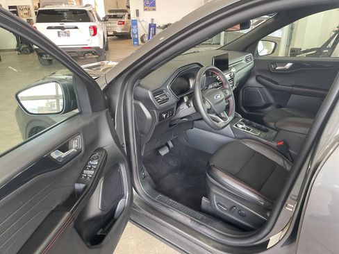 Used 2025 Ford Escape ST-Line AWD/4WD image 12