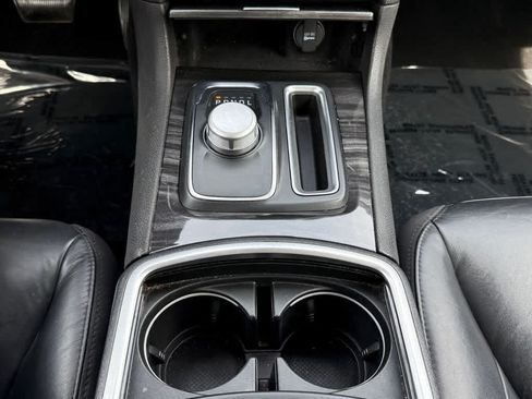 Used 2022 Chrysler 300 Touring L RWD image 19