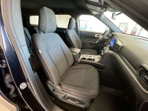 Used 2020 Ford Explorer XLT w/ Comfort Package AWD/4WD image 25