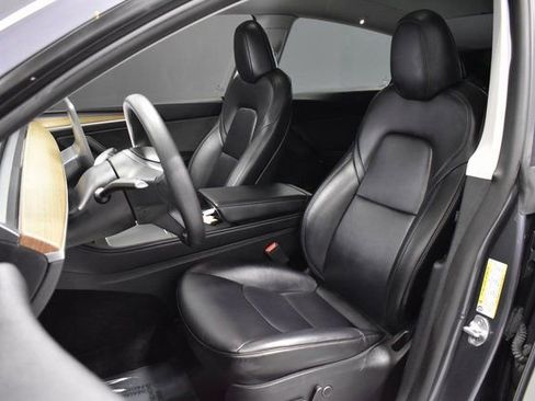 Used 2023 Tesla Model Y Long Range image 5