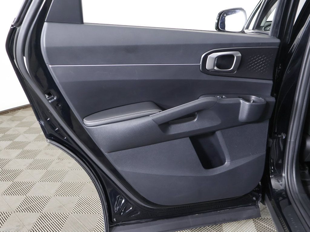 Used 2023 Kia Sorento LX FWD image 24
