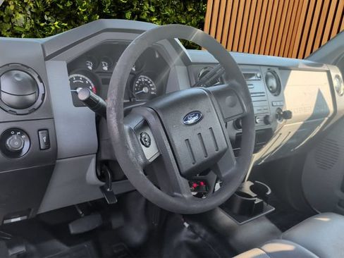 Used 2016 Ford F250 XL w/ Power Equipment Group AWD/4WD image 13