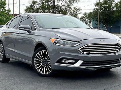 Used 2018 Ford Fusion Titanium AWD/4WD image 2