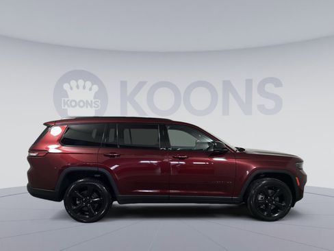 Used 2023 Jeep Grand Cherokee L Laredo image 8