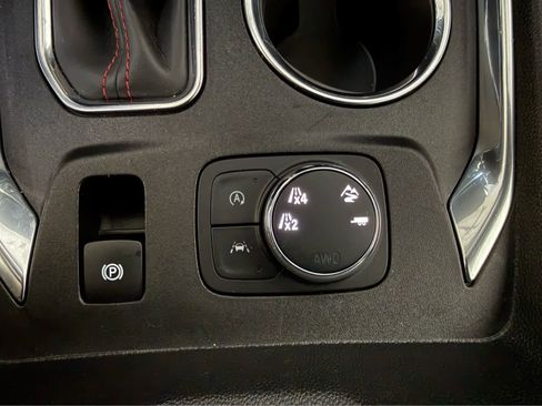 Certified 2023 Chevrolet Traverse RS image 25