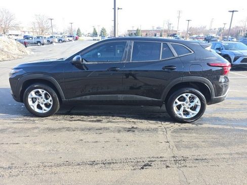 Certified 2025 Chevrolet Trax LS w/ LS Convenience Package image 8