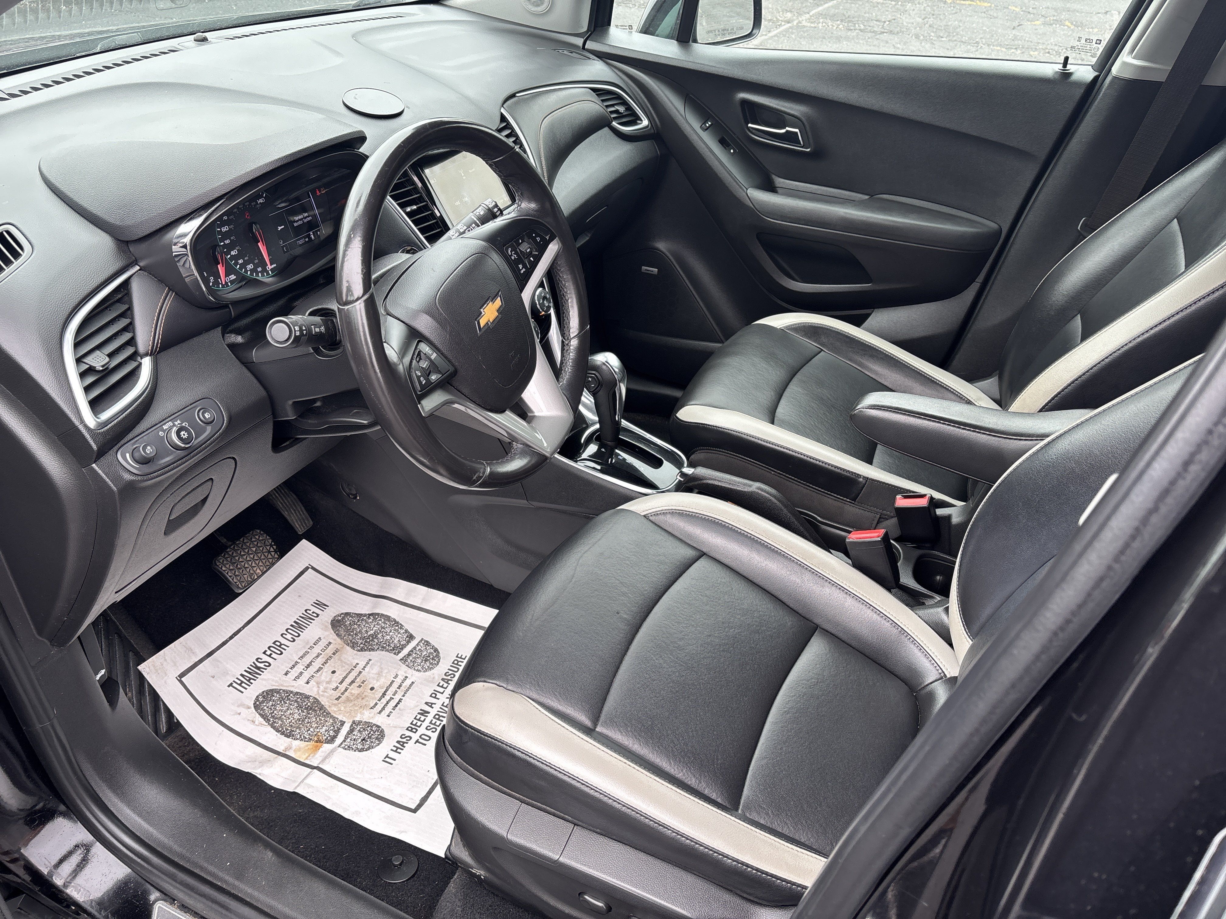 Used 2019 Chevrolet Trax Premier w/ Midnight Edition AWD/4WD image 8
