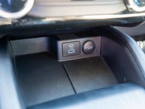 Used 2022 Ford Escape SE image 26