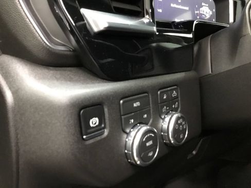 Used 2026 GMC Sierra 1500 SLT AWD/4WD image 10