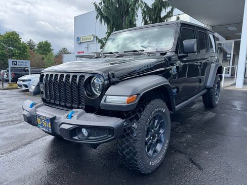 Used 2023 Jeep Wrangler Unlimited AWD/4WD image 3