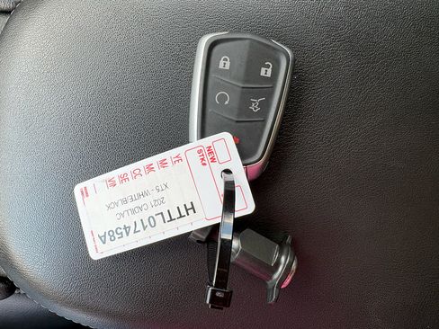 Used 2021 Cadillac XT5 Luxury w/ LPO, Floor Liner Package FWD image 35