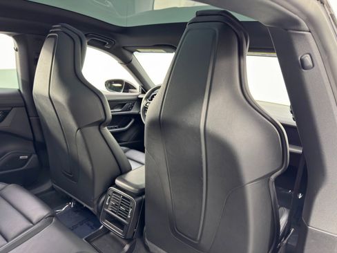 Used 2020 Porsche Taycan 4S image 38