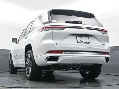 New 2025 Jeep Grand Cherokee Overland w/ Adv Protech Group III image 49