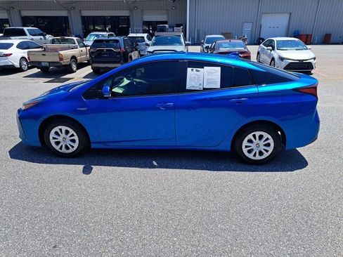 Used 2021 Toyota Prius L Eco image 7