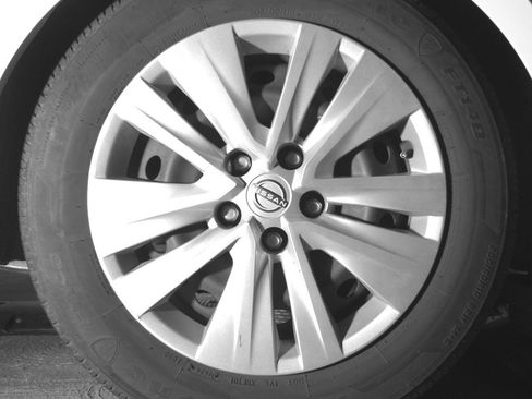 Used 2025 Nissan Sentra S FWD image 15
