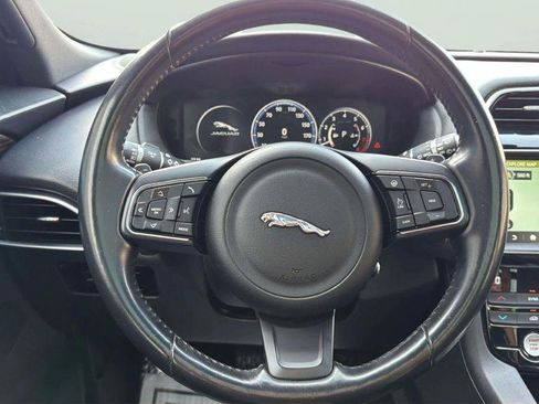 Used 2017 Jaguar F-PACE Prestige AWD/4WD image 26