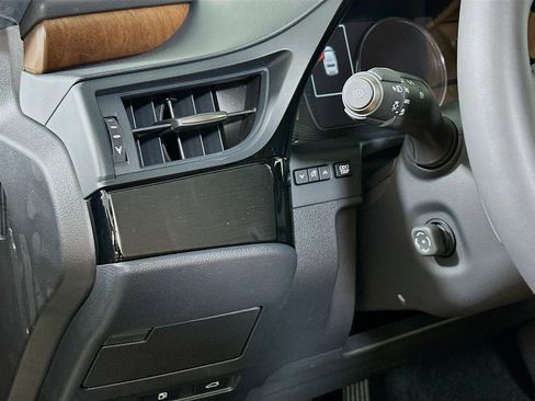 New 2025 Lexus ES 350 w/ Premium Package image 10