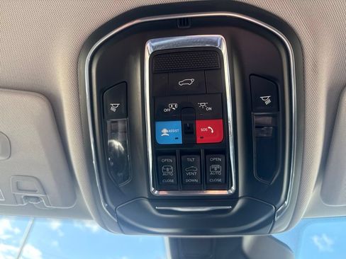 Used 2023 Jeep Grand Cherokee Limited w/ Luxury Tech Group II AWD/4WD image 66