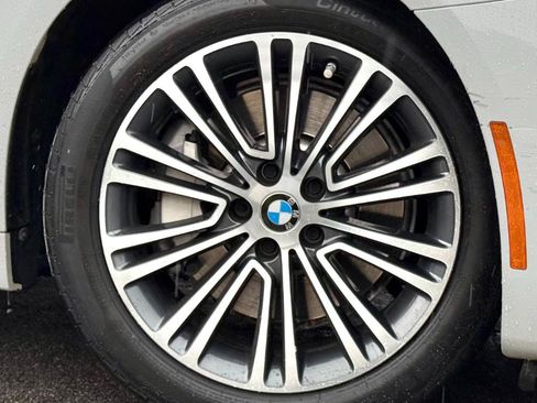 Used 2019 BMW 530i Sedan w/ Convenience Package RWD image 18