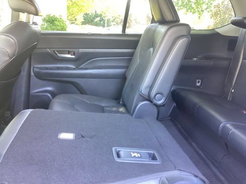 Used 2024 Toyota Grand Highlander AWD image 4
