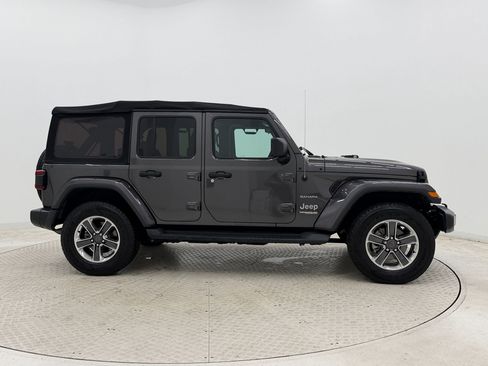 Used 2018 Jeep Wrangler Unlimited Sahara w/ Cold Weather Group AWD/4WD image 8