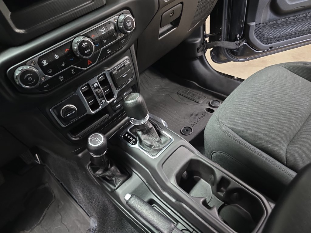 Used 2023 Jeep Wrangler Unlimited Sport AWD/4WD image 26