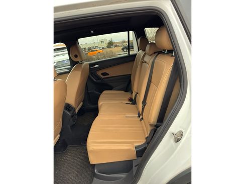 Used 2022 Volkswagen Tiguan SE R-Line image 5