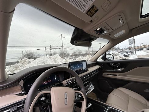 Used 2023 Lincoln Corsair Reserve w/ Equipment Group 202A image 14