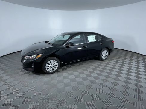 Certified 2025 Nissan Sentra S FWD image 4