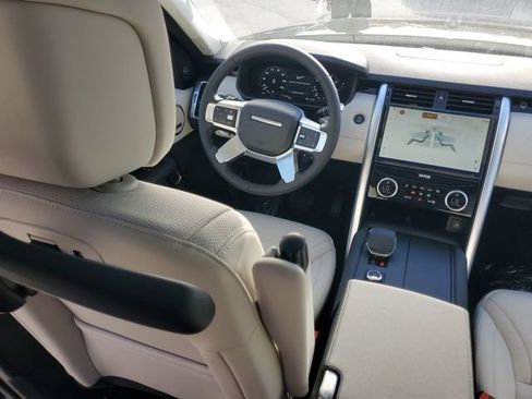 Certified 2025 Land Rover Discovery S AWD/4WD image 15