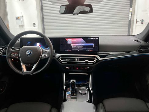 Used 2023 BMW i4 eDrive35 w/ Premium Package RWD image 10