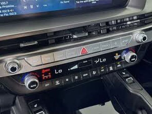 Used 2025 Kia Telluride S FWD image 24