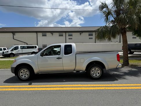 Used 2015 Nissan Frontier S image 5