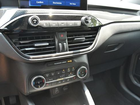 Used 2025 Ford Escape ST-Line Select AWD/4WD image 31