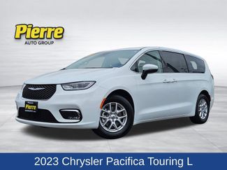 Used 2023 Chrysler Pacifica Touring-L FWD 360° Tour