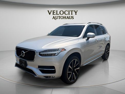 Used 2018 Volvo XC90 T5 Momentum w/ Convenience Package AWD/4WD image 3