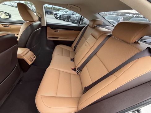 Used 2017 Lexus ES 350 w/ Premium Package FWD image 13