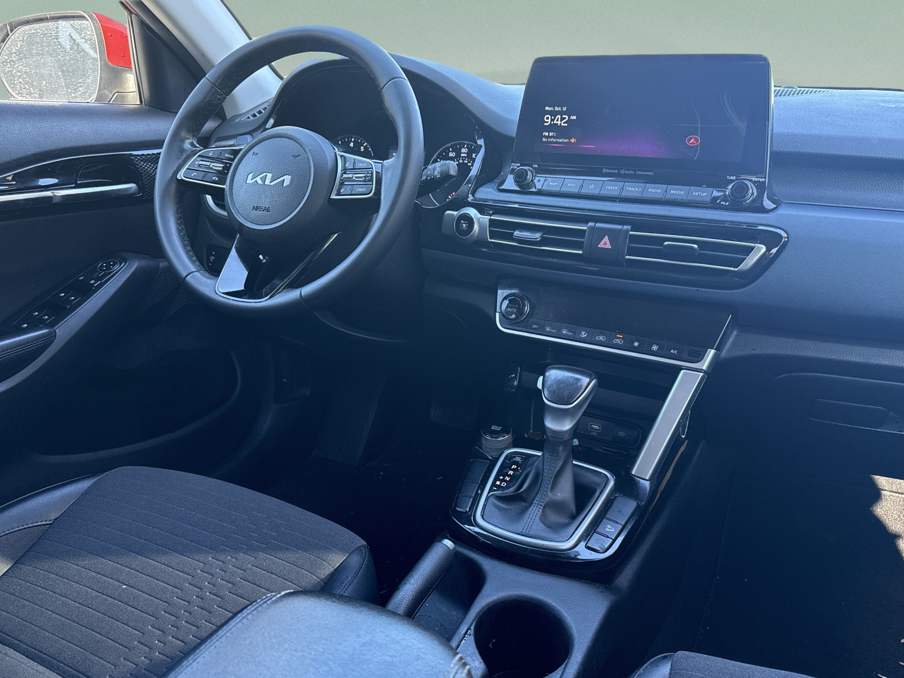Certified 2023 Kia Seltos S w/ Navigation Package FWD image 11