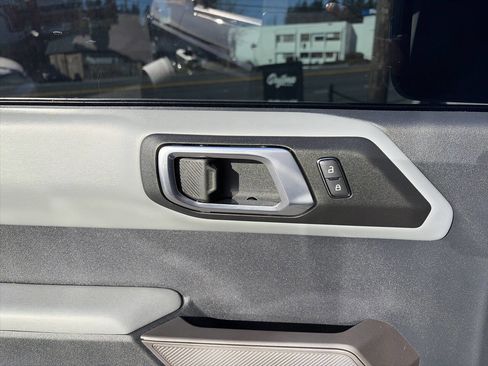 Used 2021 Ford Bronco Badlands image 40