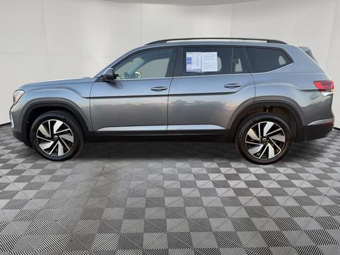 Used 2025 Volkswagen Atlas SE AWD/4WD image 4