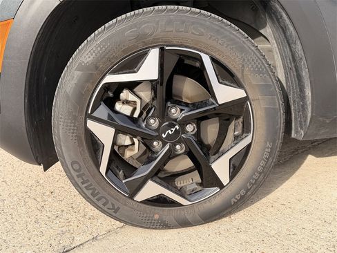 Certified 2024 Kia Seltos EX image 9