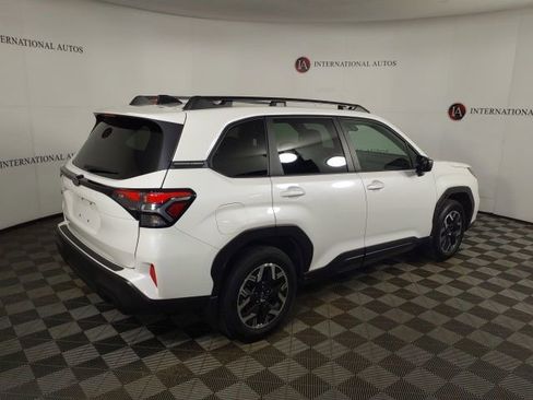 Certified 2025 Subaru Forester Premium AWD/4WD image 5