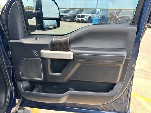Used 2020 Ford F350 Lariat w/ Lariat Value Package AWD/4WD image 32