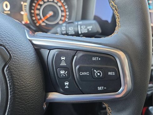 Used 2025 Jeep Wrangler Unlimited Sahara AWD/4WD image 18