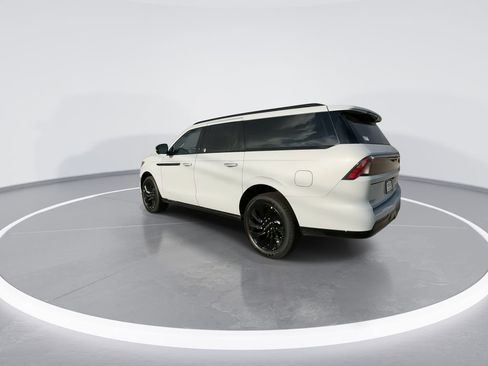 New 2026 Lincoln Navigator L Reserve w/ Jet Appearance Package AWD/4WD image 6