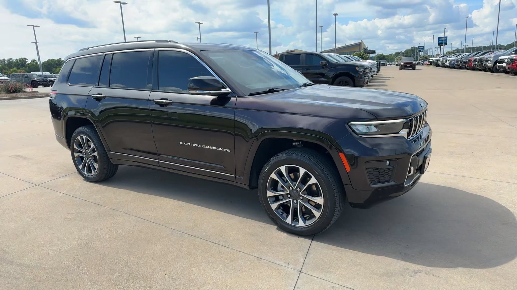 Used 2022 Jeep Grand Cherokee L Overland AWD/4WD image 3
