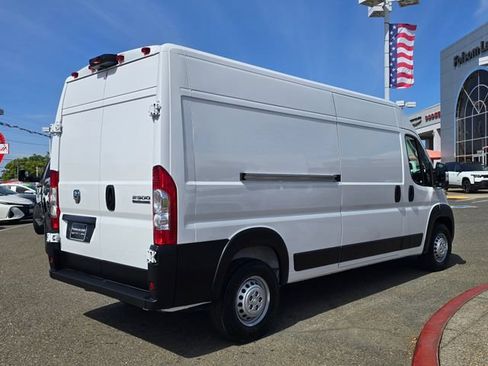 Used 2025 RAM ProMaster 2500 w/ Convenience Group FWD image 4