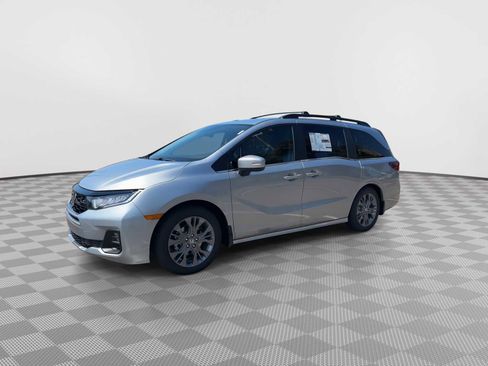 New 2026 Honda Odyssey Touring image 4