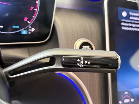 Used 2025 Mercedes-Benz GLC 300 4MATIC image 14